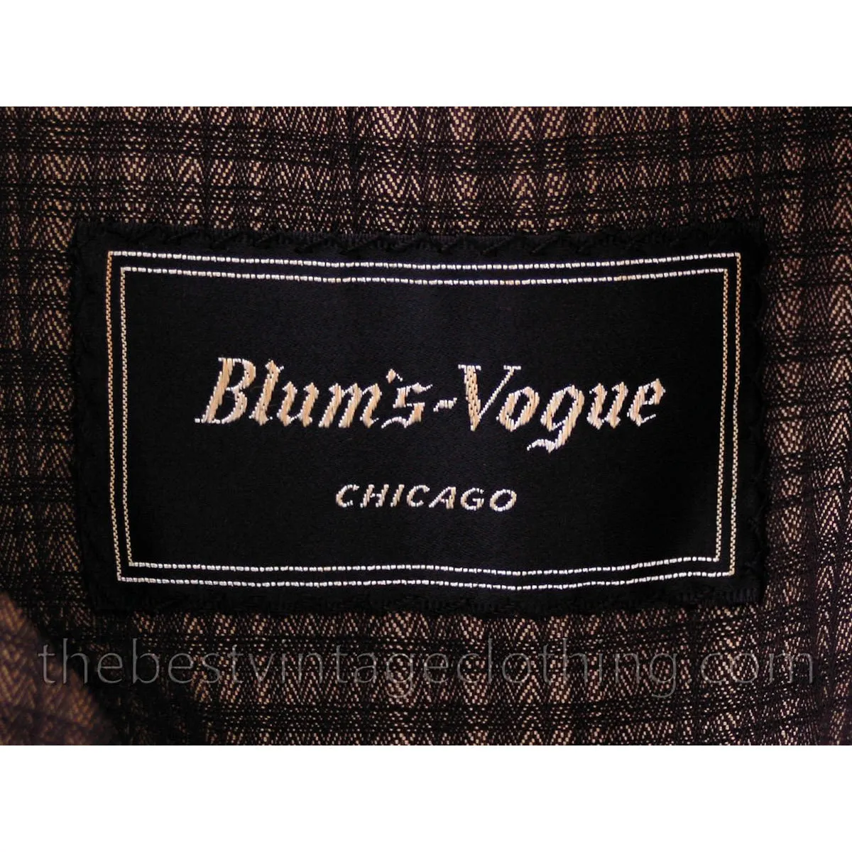 1950s Vintage Silk Suit Short Sleeves Plaid Blums-Vogue Unique 38-25-36 High Quality