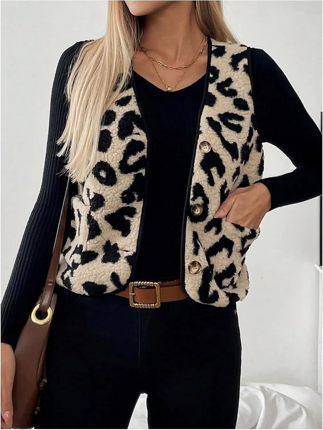 GORGLITTER Women's Leopard Sherpa Vest Fuzzy Vest Outerwear Trendy Fall Cheetah Fleece Sleeveless Old Money Coat Jacket