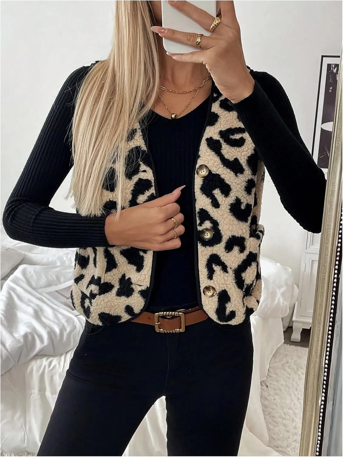 GORGLITTER Women's Leopard Sherpa Vest Fuzzy Vest Outerwear Trendy Fall Cheetah Fleece Sleeveless Old Money Coat Jacket