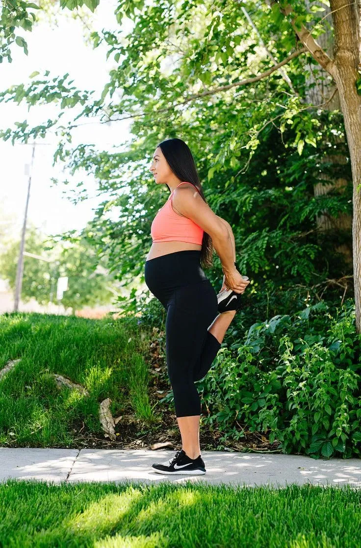 Hi Clasmix 3 Pack Maternity Capri Leggings with Pockets-Buttery Soft Workout Pregnancy Yoga Pants