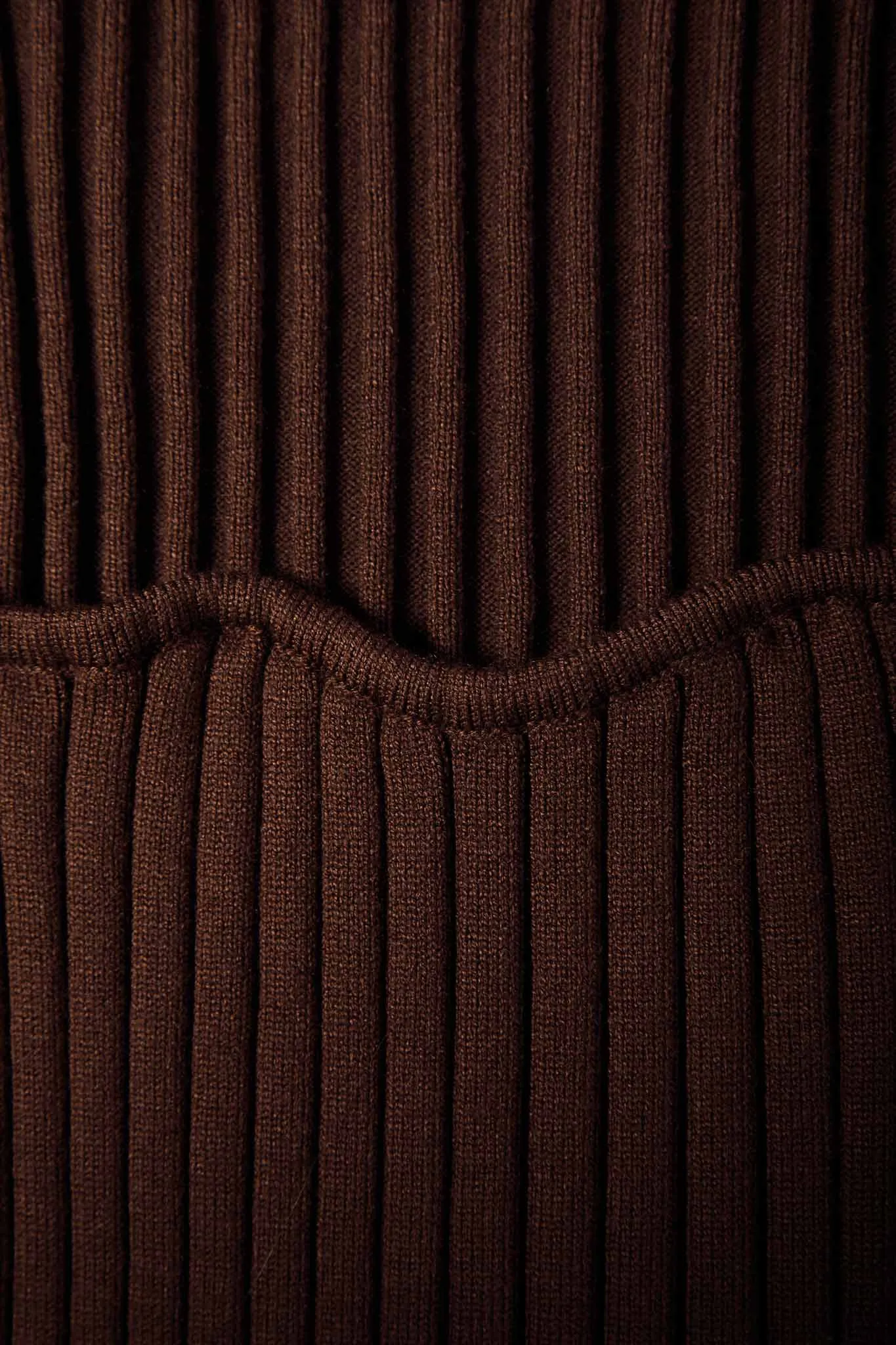 SQUARE NECKLINE TOP