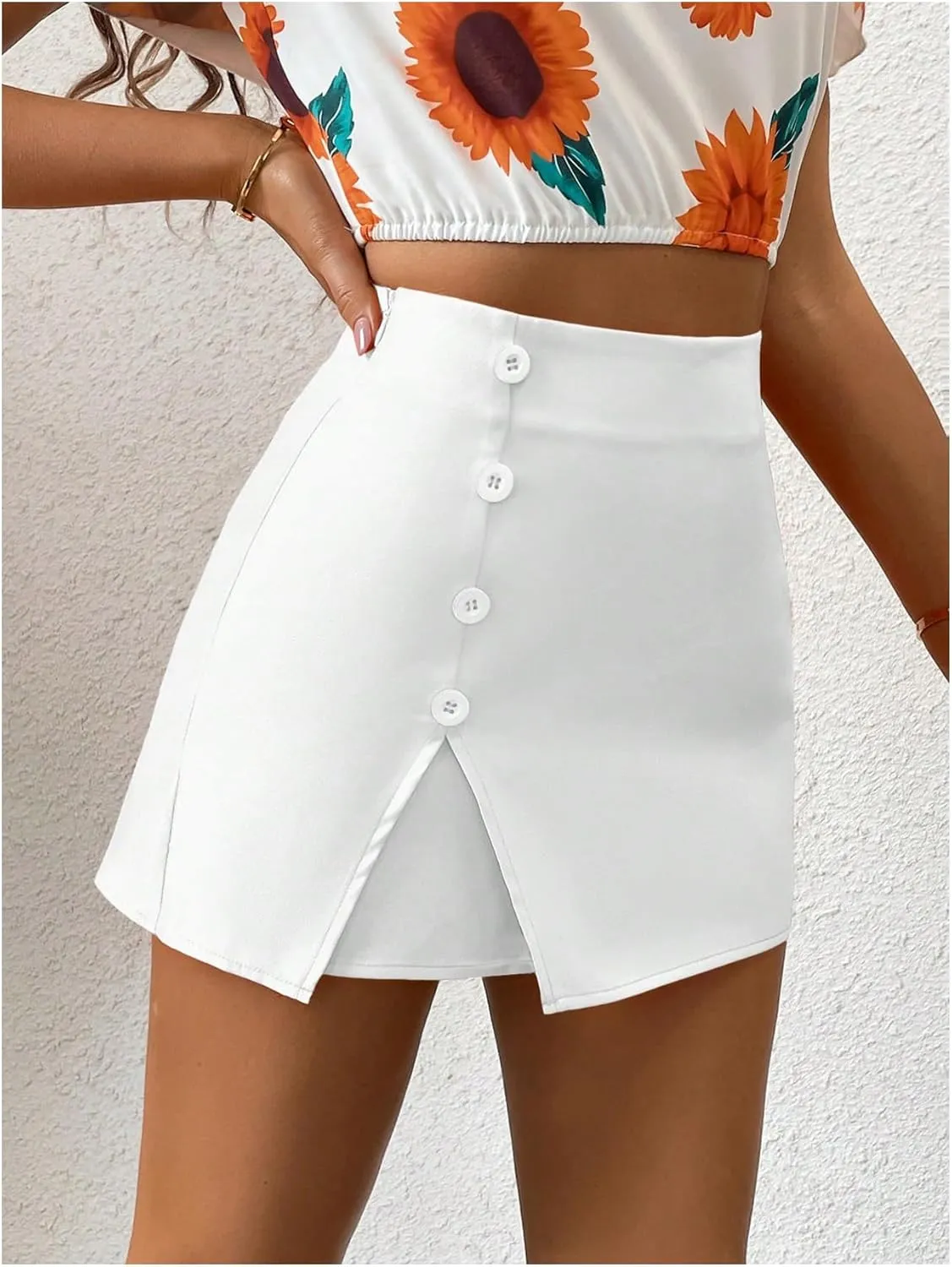 WDIRARA Women's Button Front Side Slit Mini Shorts High Waist Summer Stylish Skort Short