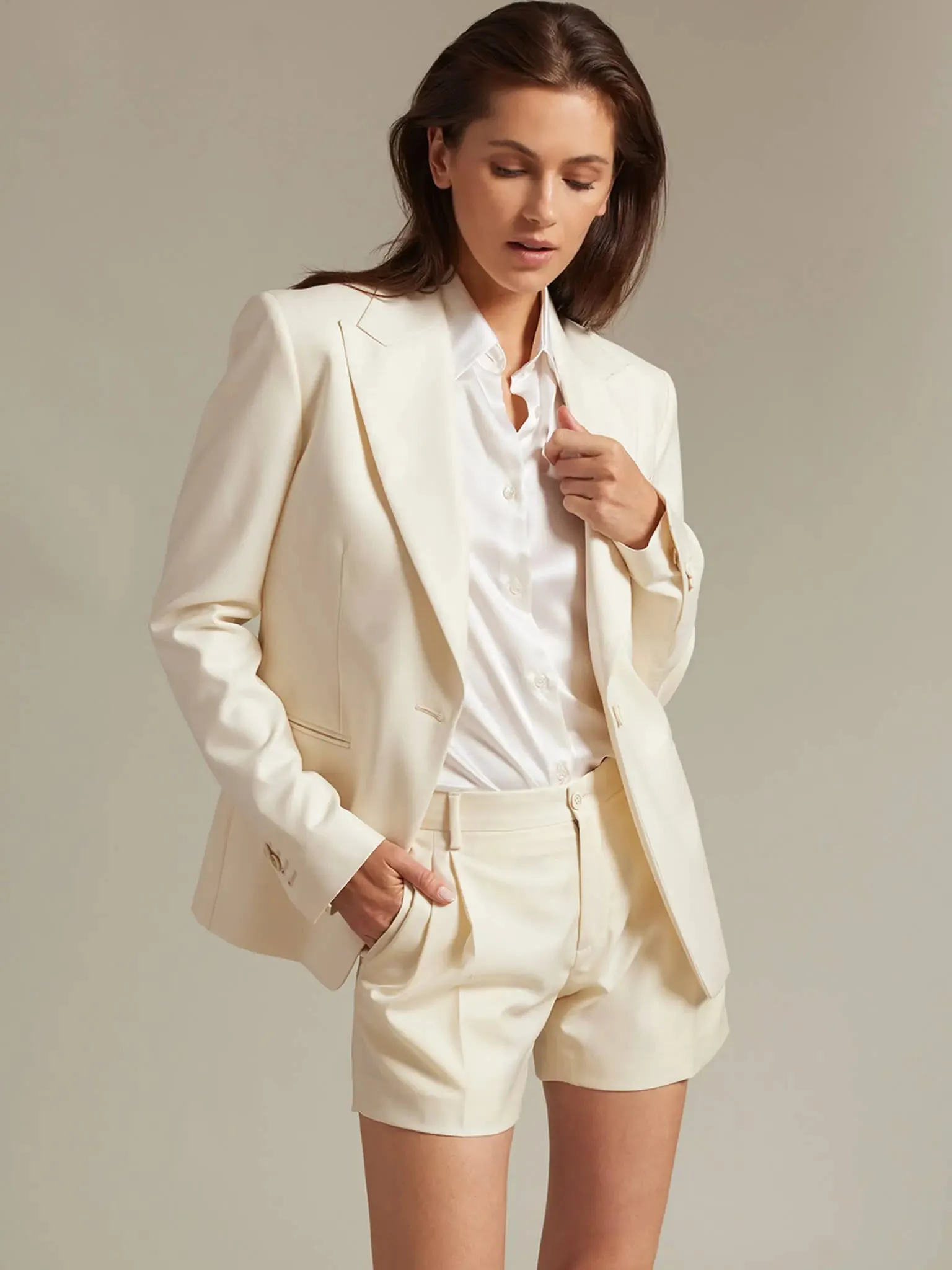 Women's Lightweight Pleated Short In Off White