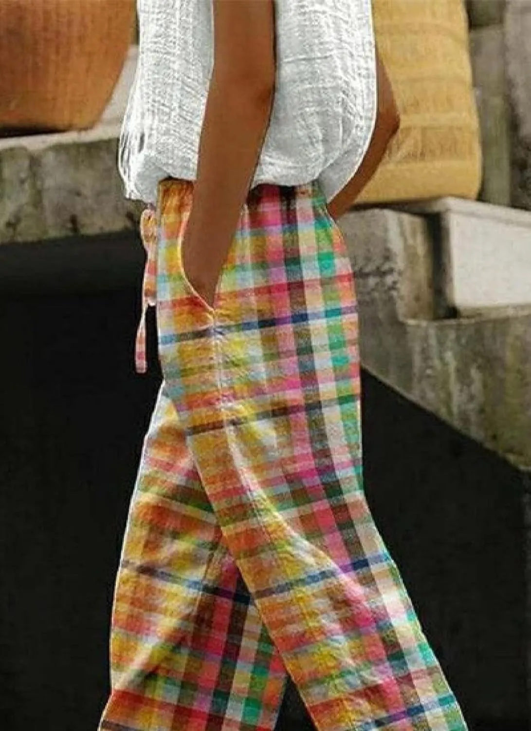 Womens Stylish Loose Fit Colorful Plaid Pants Wide-Leg Style with Pockets 2025 Fashion Outfits